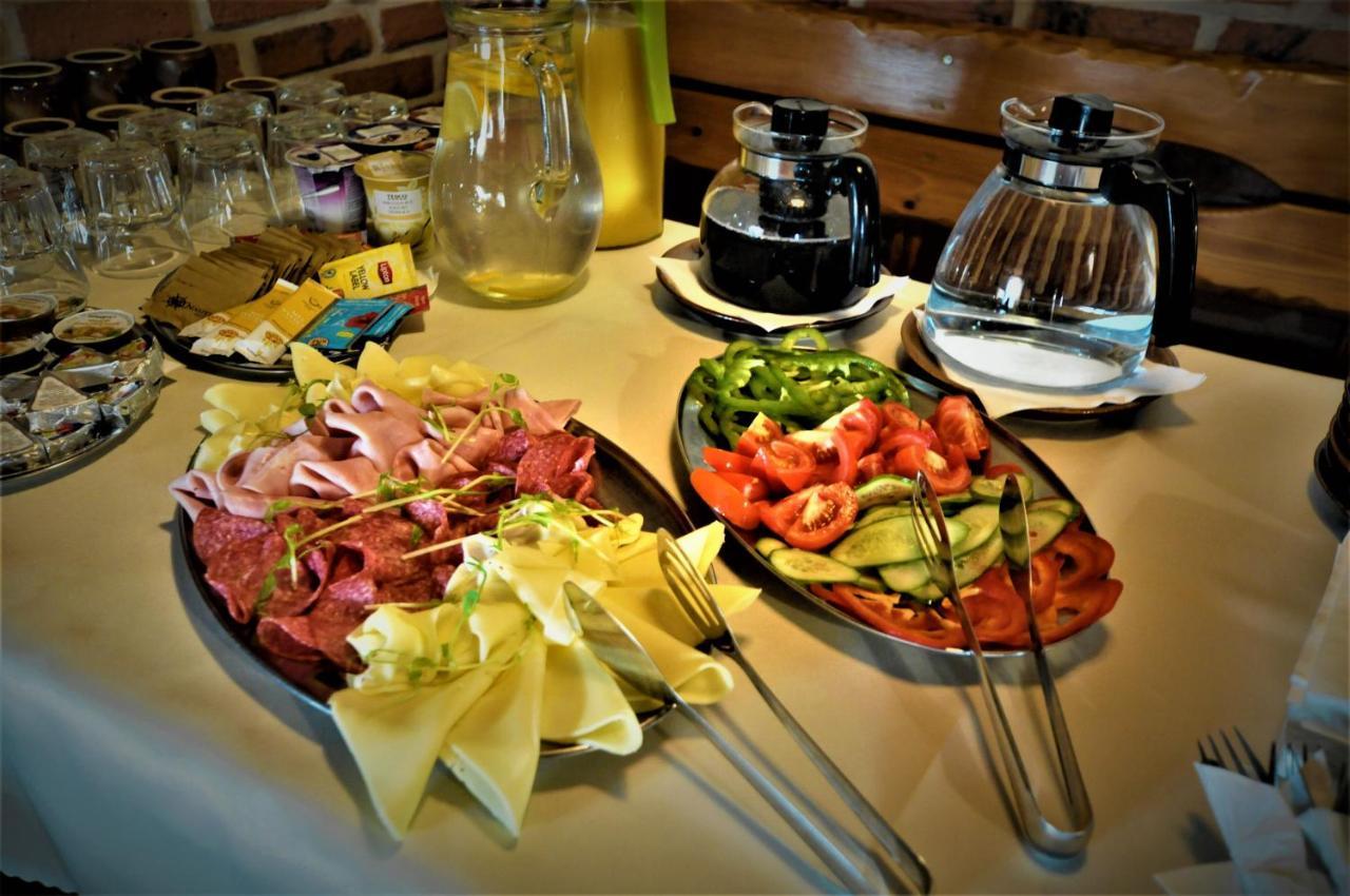 Restauracia Penzion Na Mlyne Stara Tura Ngoại thất bức ảnh