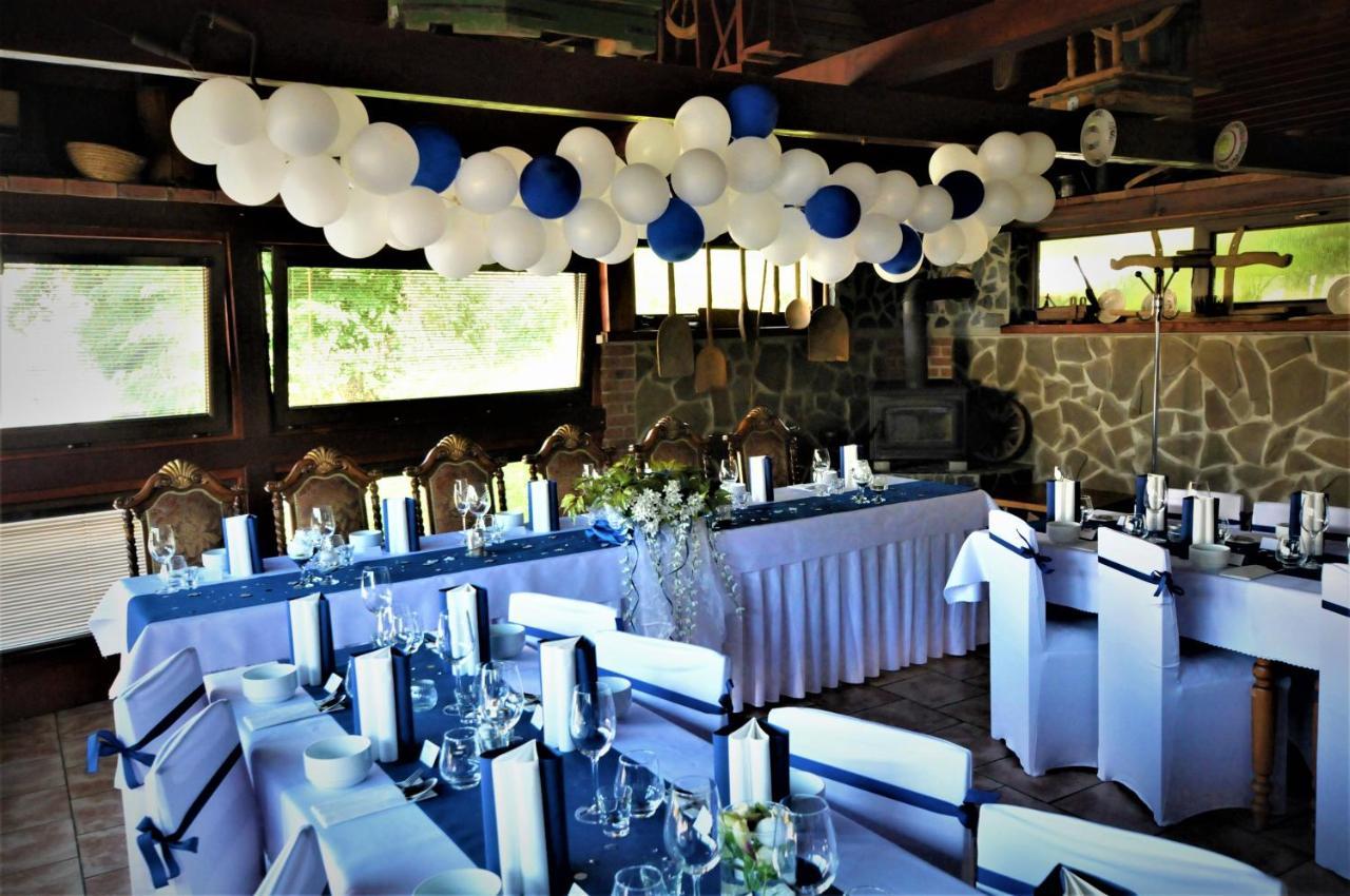 Restauracia Penzion Na Mlyne Stara Tura Ngoại thất bức ảnh