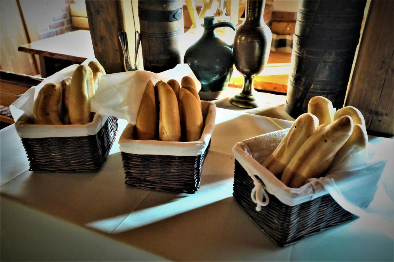 Restauracia Penzion Na Mlyne Stara Tura Ngoại thất bức ảnh