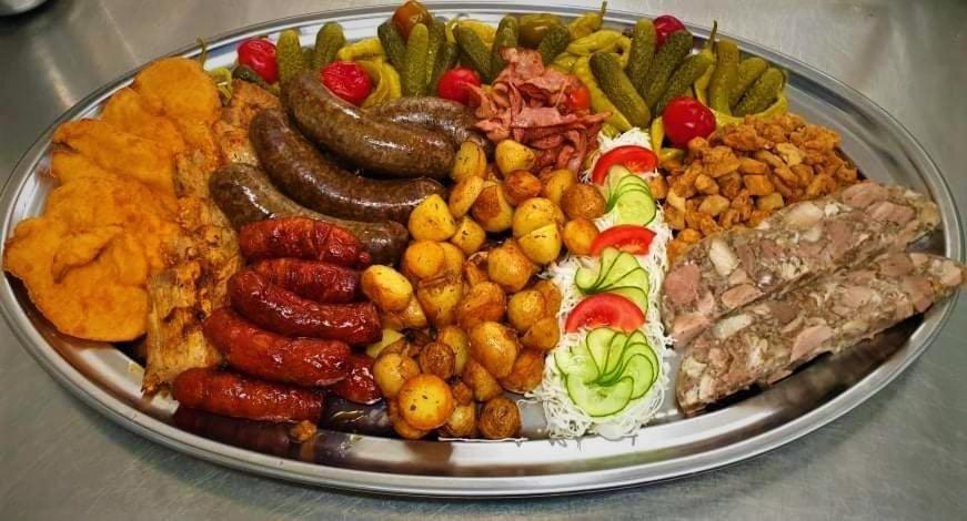 Restauracia Penzion Na Mlyne Stara Tura Ngoại thất bức ảnh